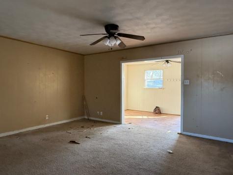 1930 Fm 195 Paris TX 75460