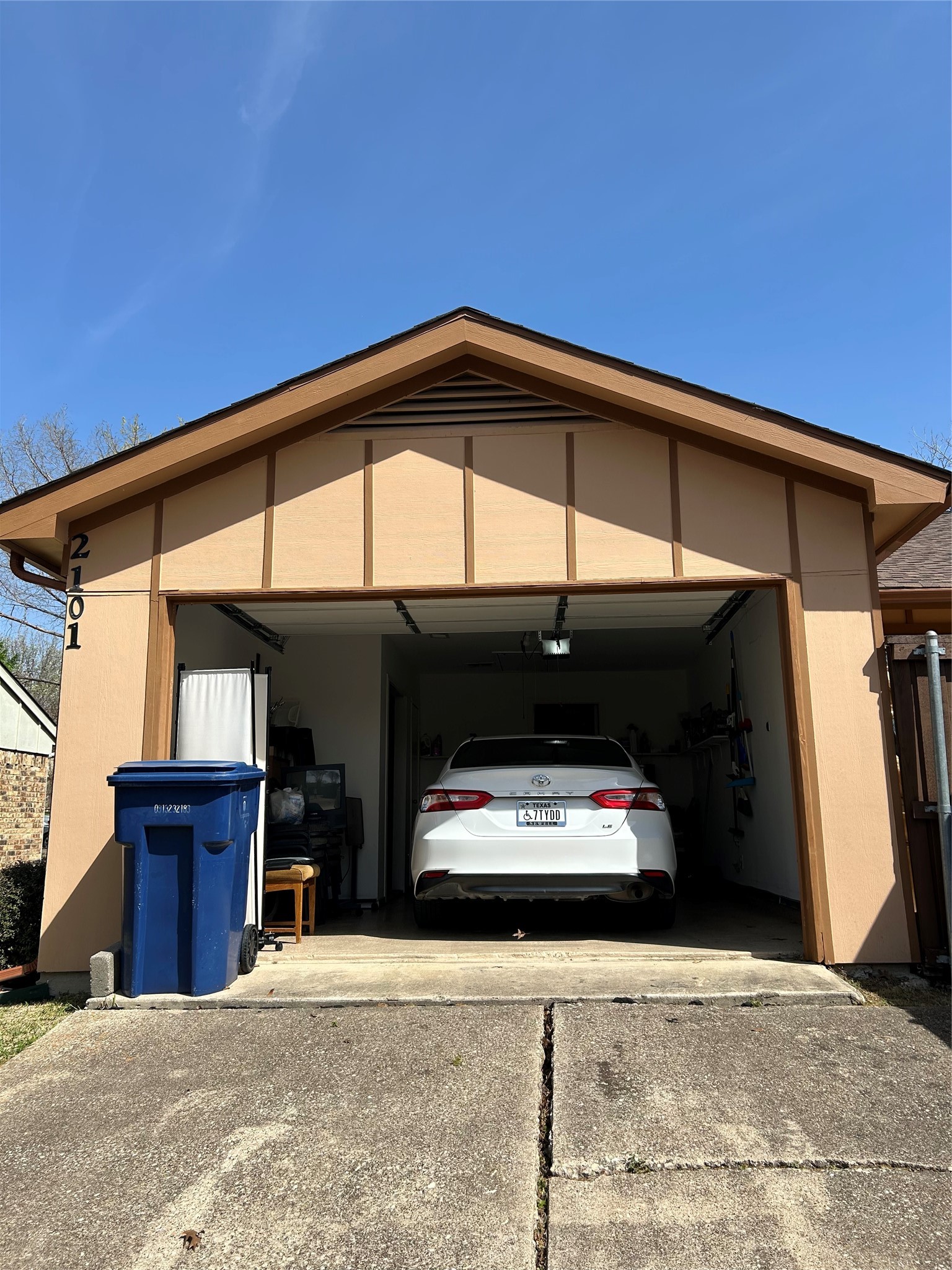 2101 High Bluff Drive Garland TX 75041