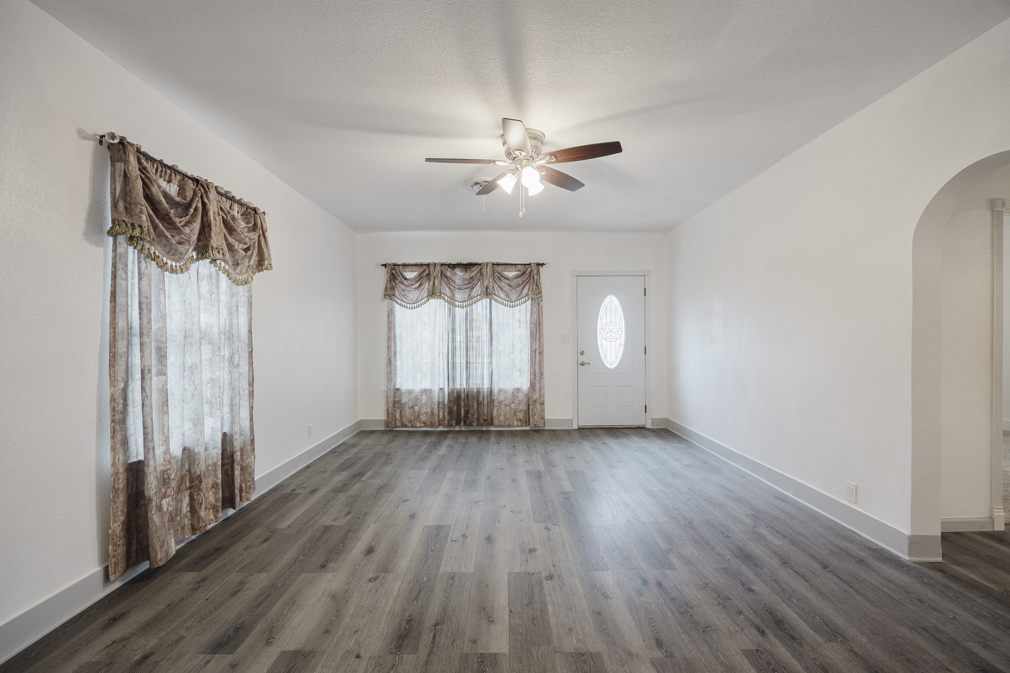 406 W Franklin Street Alvord TX 76225