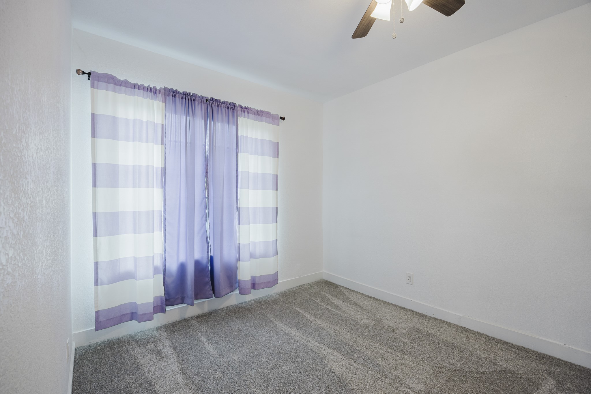 406 W Franklin Street Alvord TX 76225