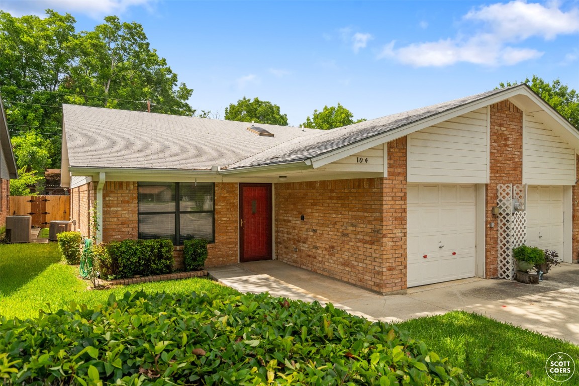 104 Rose Lane Brownwood TX 76801