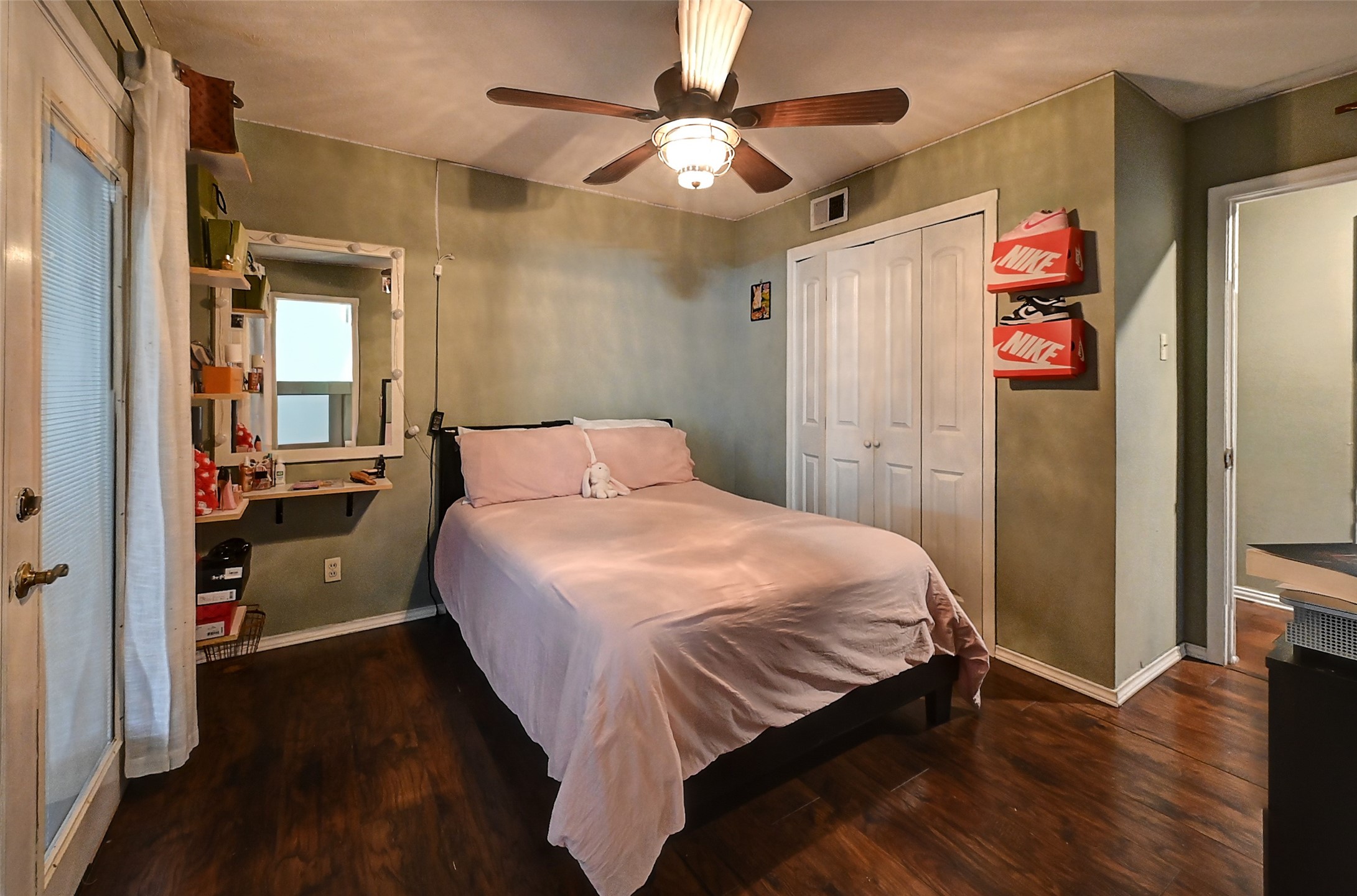 3262 Camelot Drive Dallas TX 75229