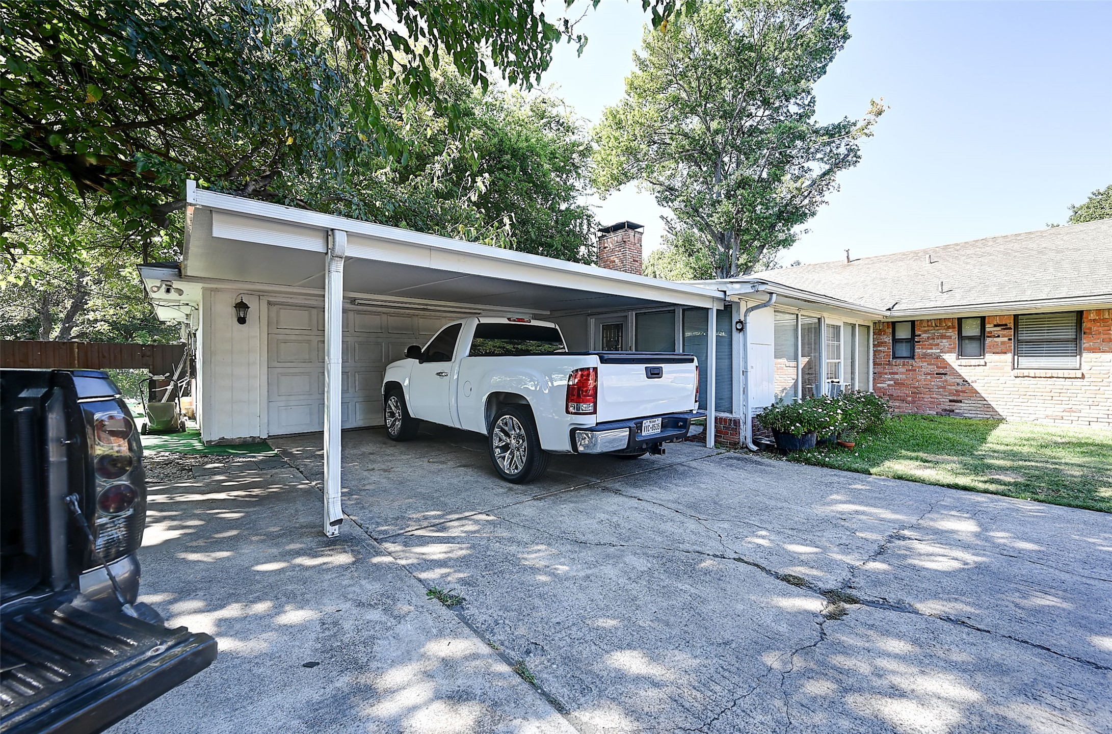 3262 Camelot Drive Dallas TX 75229