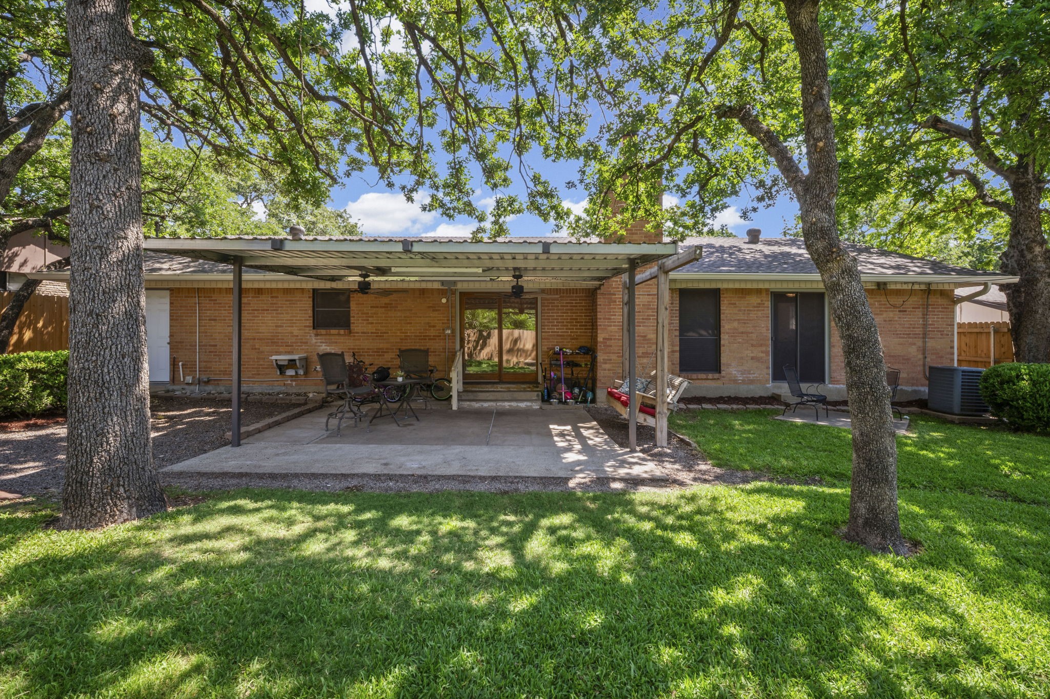 28 Coffee Tavern Road Bedford TX 76022