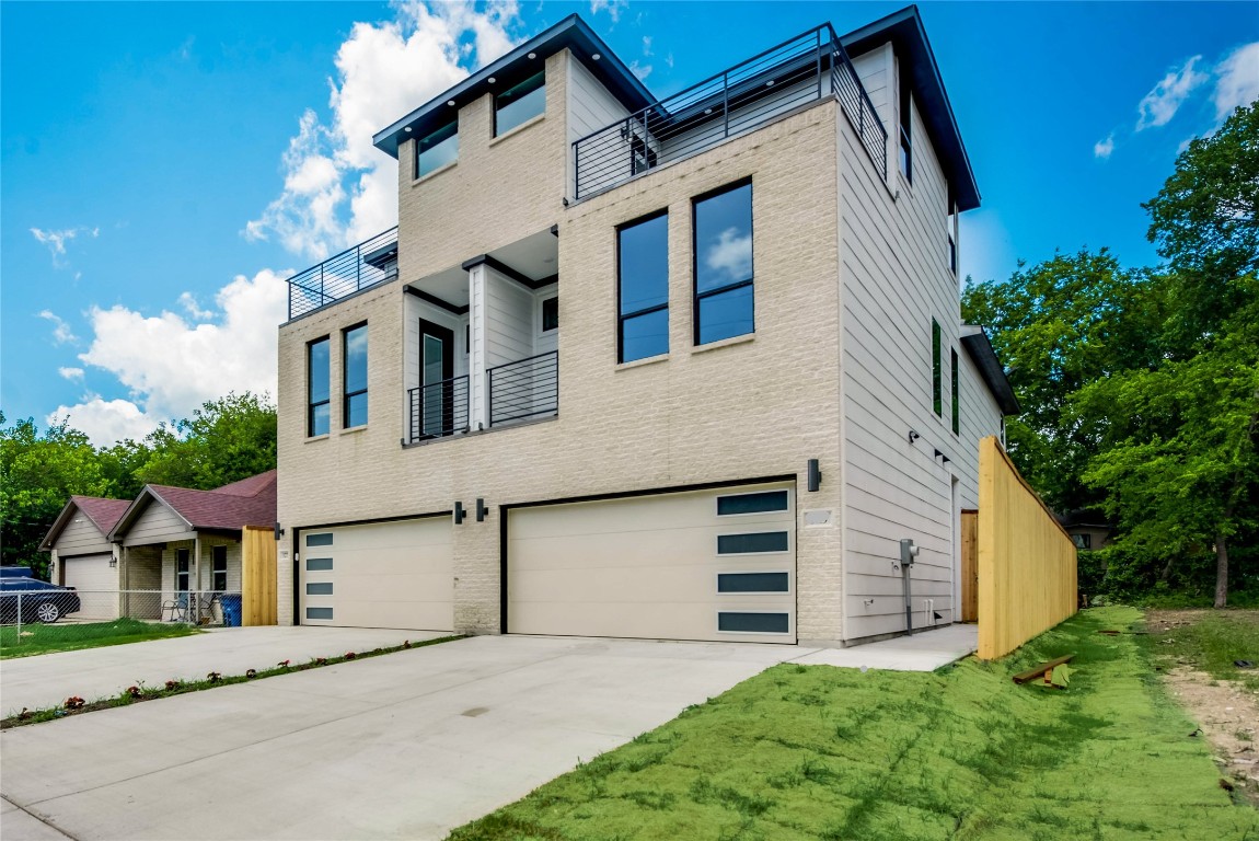 327 Avenue L Dallas TX 75203
