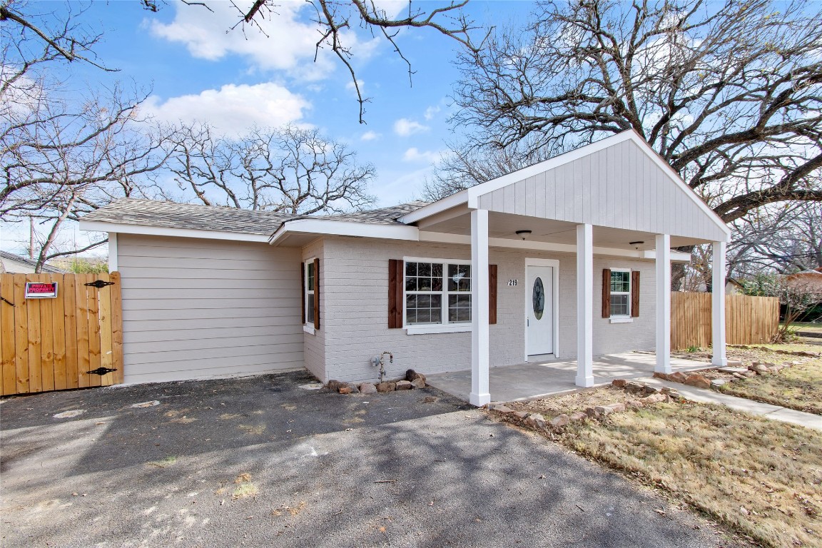 219 Broadmoor Avenue Arlington TX 76010