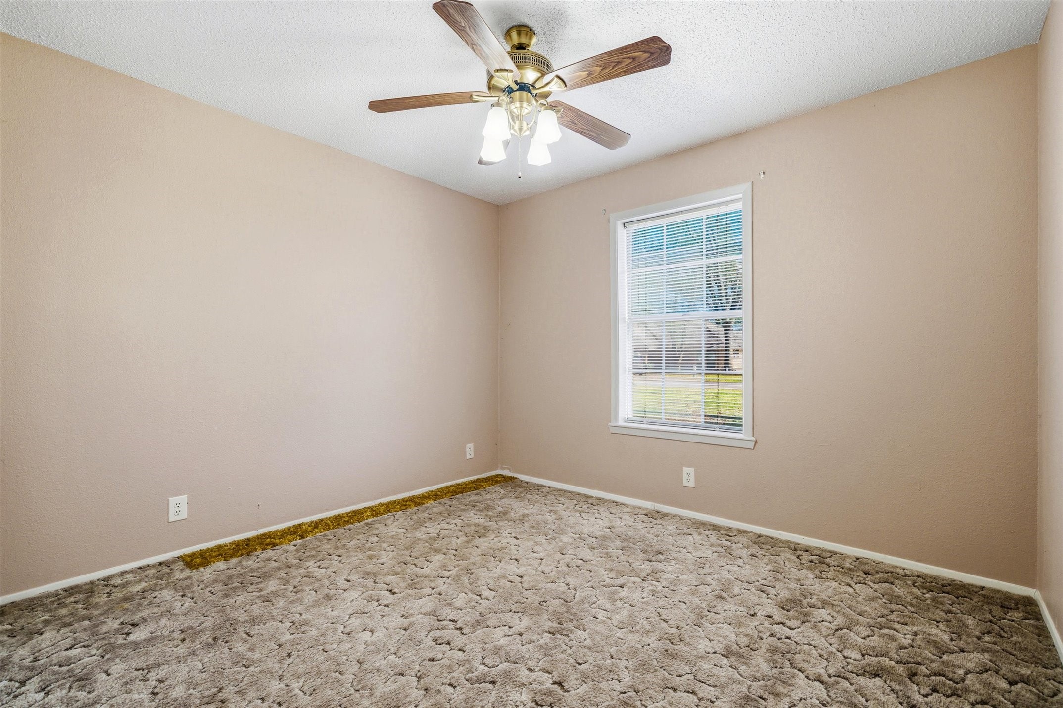 216 Helen Drive Lindale TX 75771