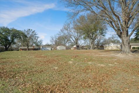 216 Helen Drive Lindale TX 75771