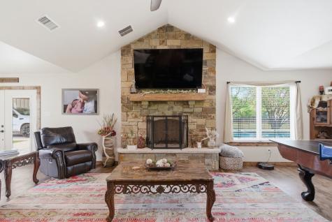 187 County Road 4195 Decatur TX 76234
