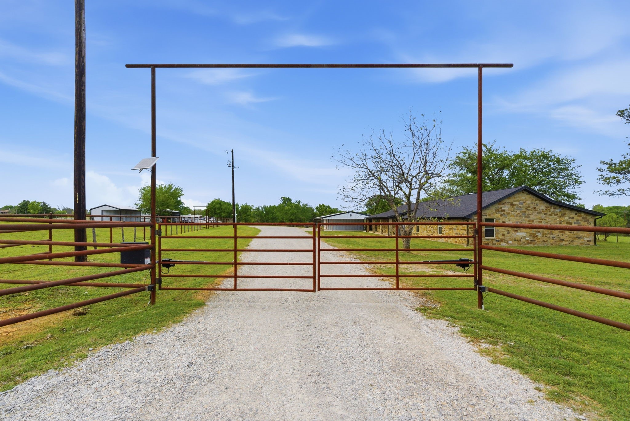 187 County Road 4195 Decatur TX 76234