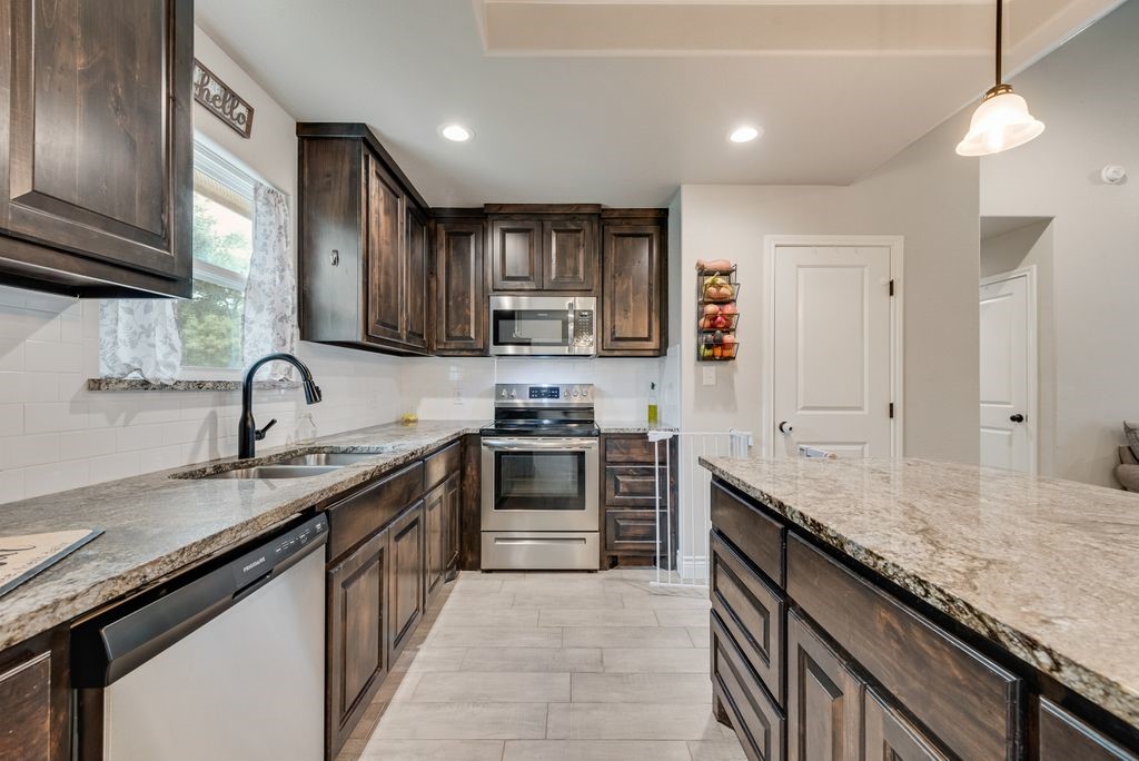 2601 Houston Court Granbury TX 76048