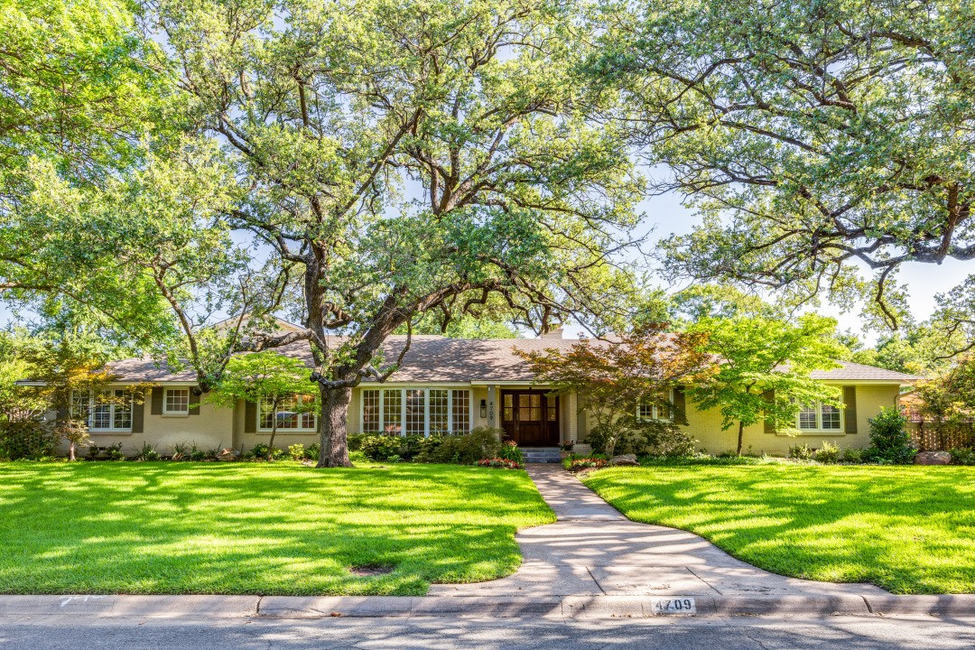4709 Hallmark Drive Dallas TX 75229