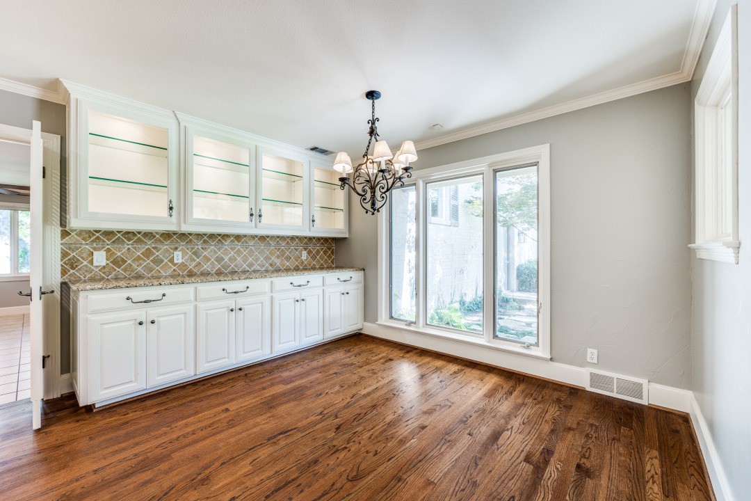 4709 Hallmark Drive Dallas TX 75229