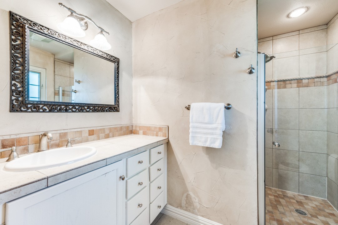 4709 Hallmark Drive Dallas TX 75229