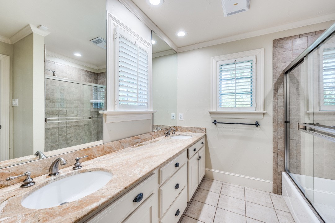 4709 Hallmark Drive Dallas TX 75229