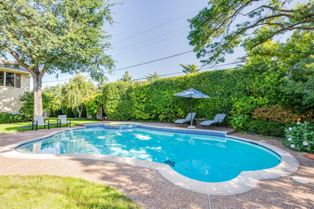 4709 Hallmark Drive Dallas TX 75229