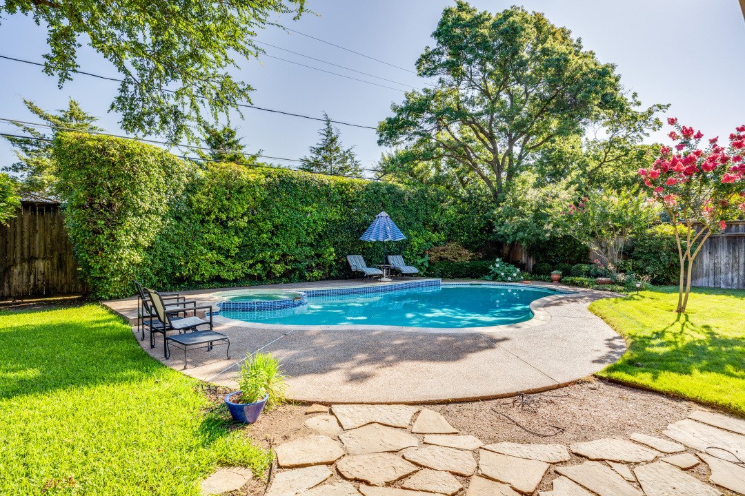 4709 Hallmark Drive Dallas TX 75229
