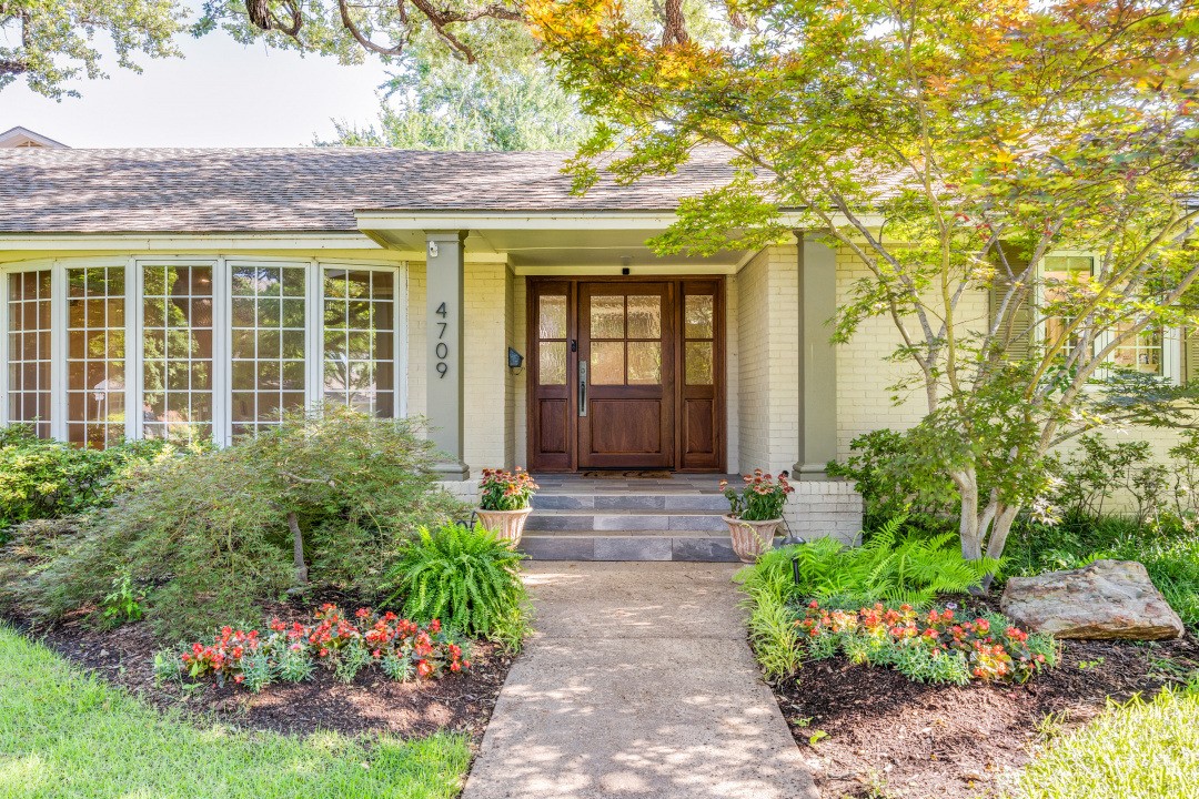 4709 Hallmark Drive Dallas TX 75229