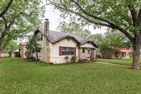1501 S China Street Brady TX 76825