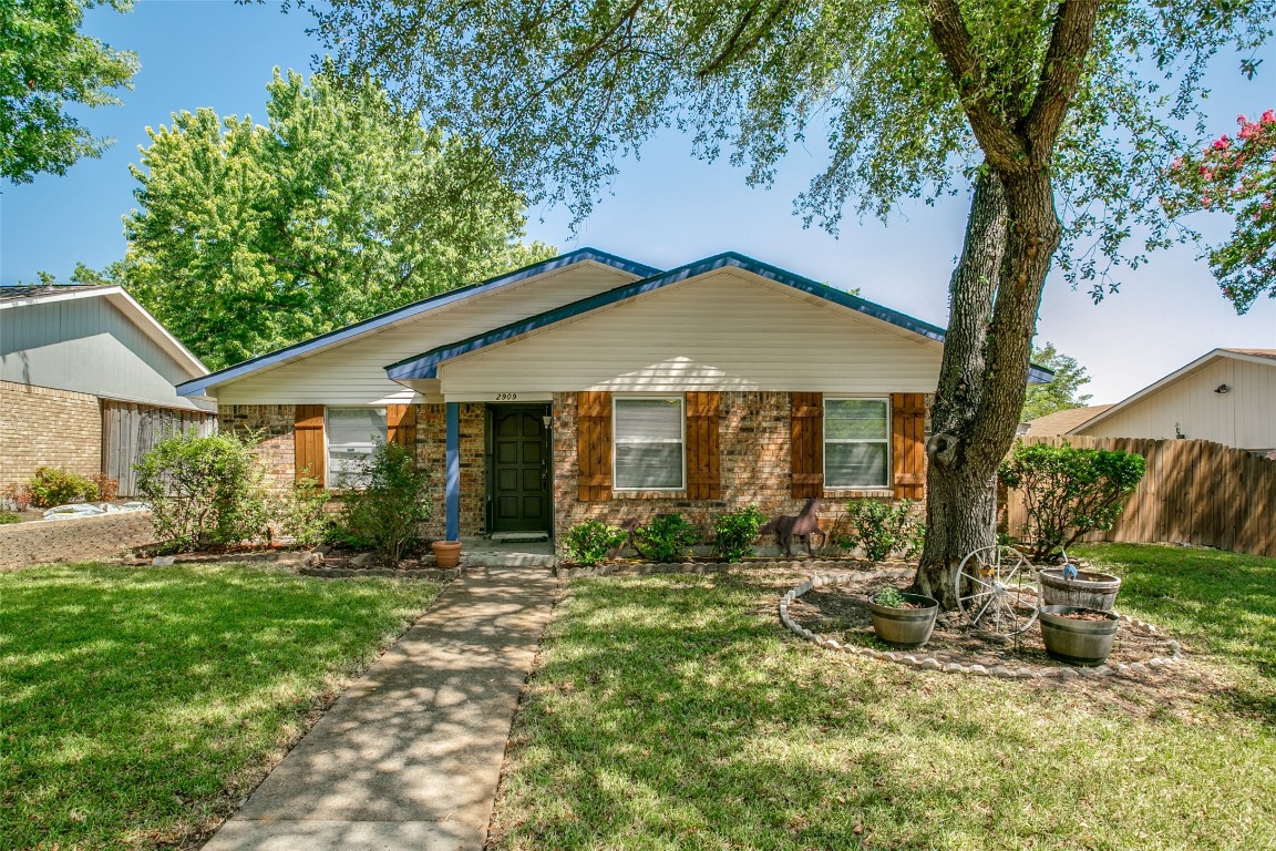 2909 Branch Oaks Drive Garland TX 75043