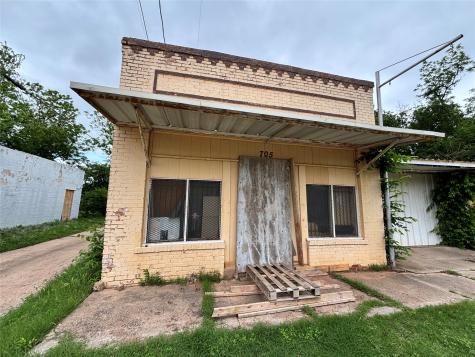705 N Broadway Street Wichita Falls TX 76306