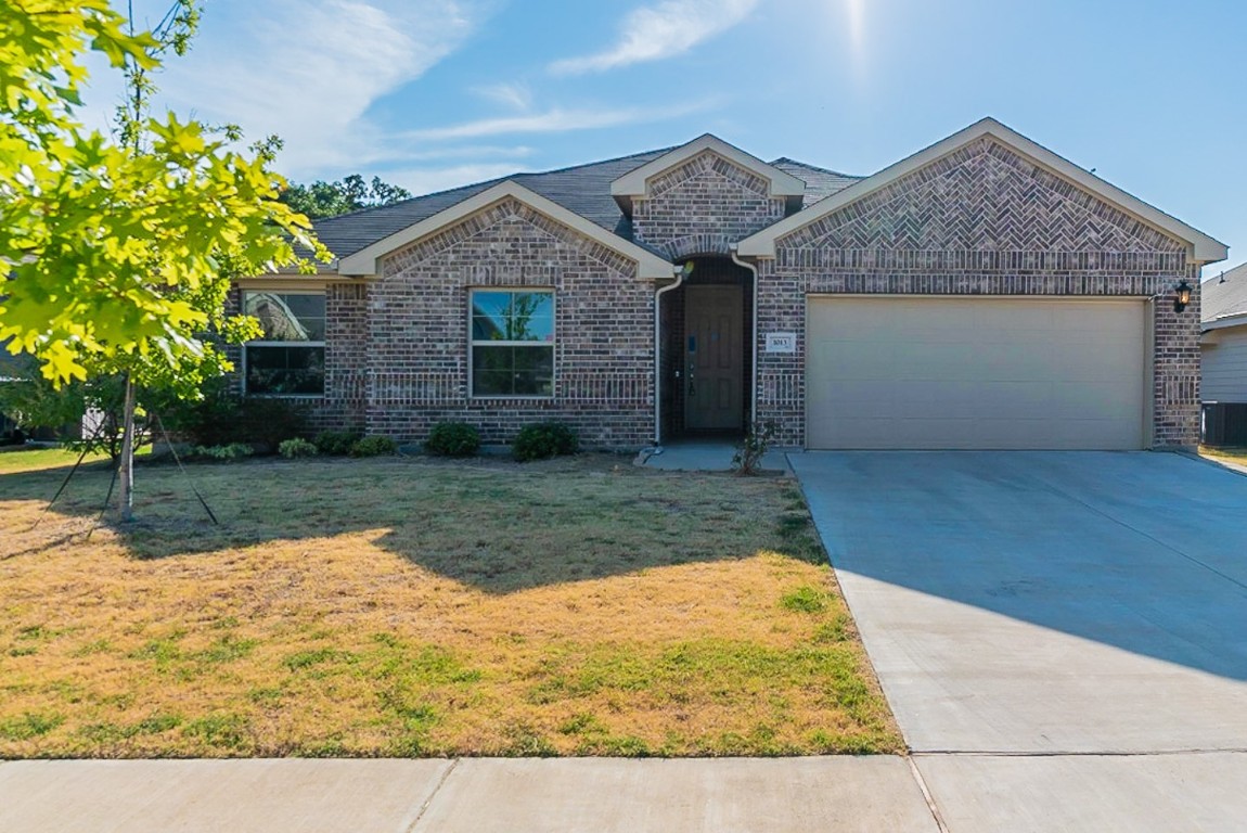 1013 Larch Lane Denton TX 76209