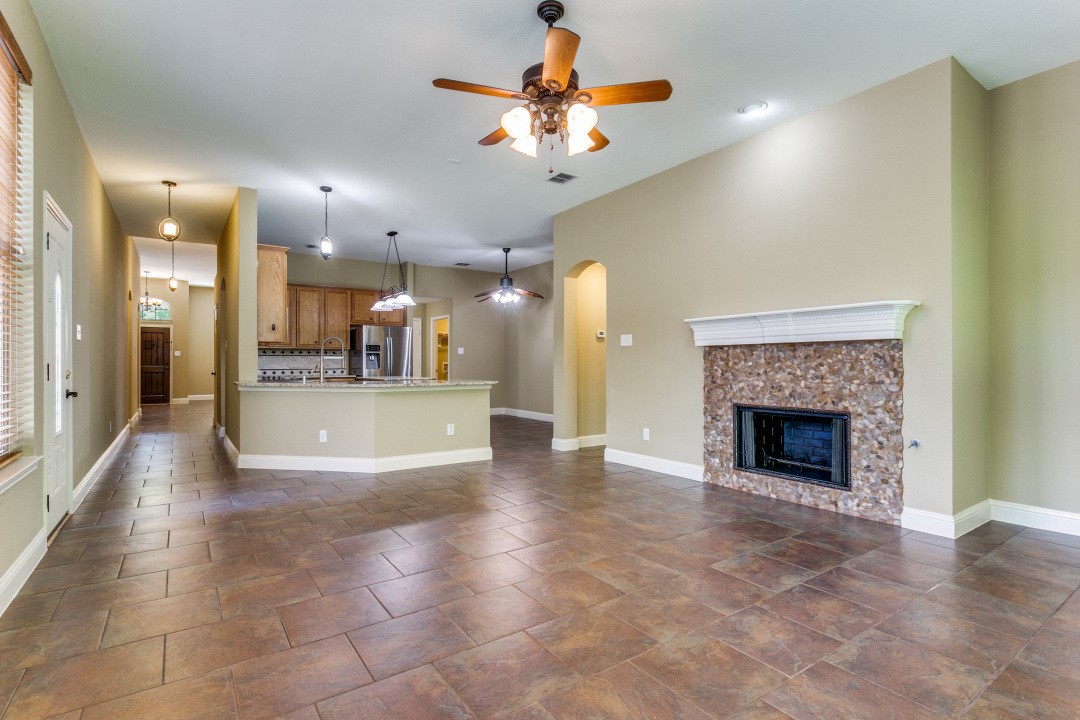 2609 Valencia Lane Denton TX 76210