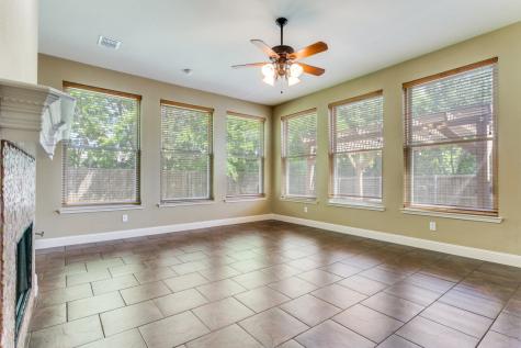 2609 Valencia Lane Denton TX 76210