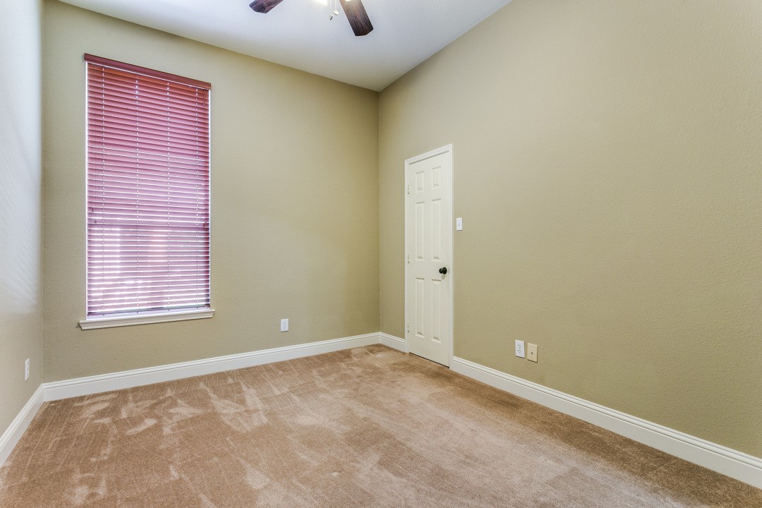 2609 Valencia Lane Denton TX 76210