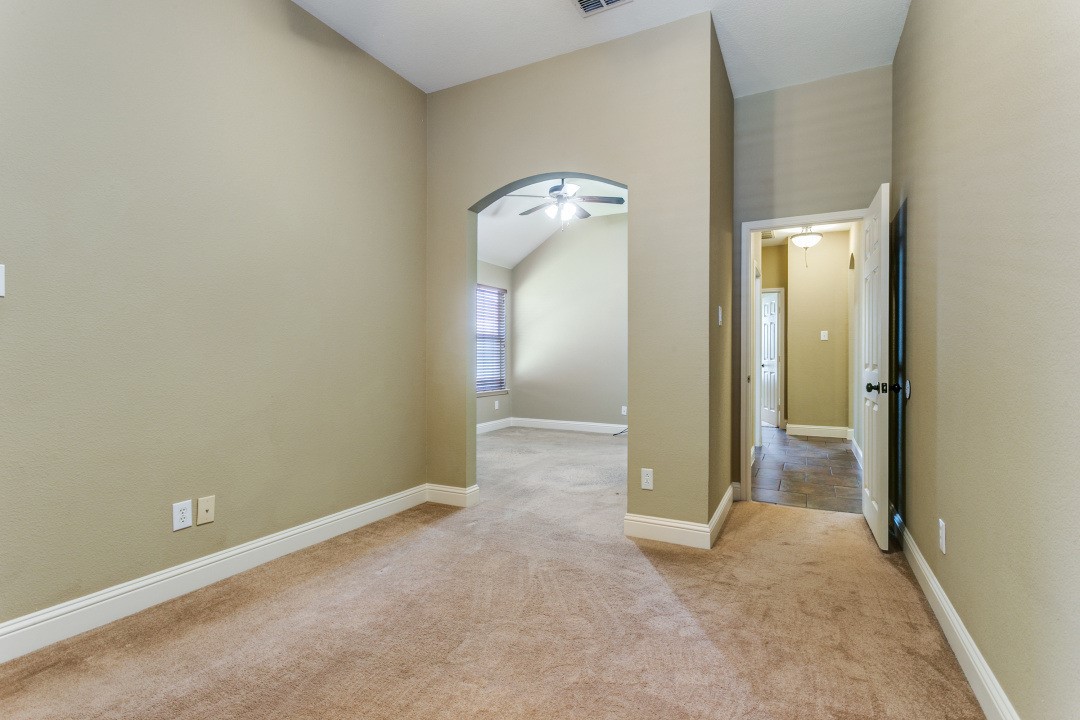 2609 Valencia Lane Denton TX 76210