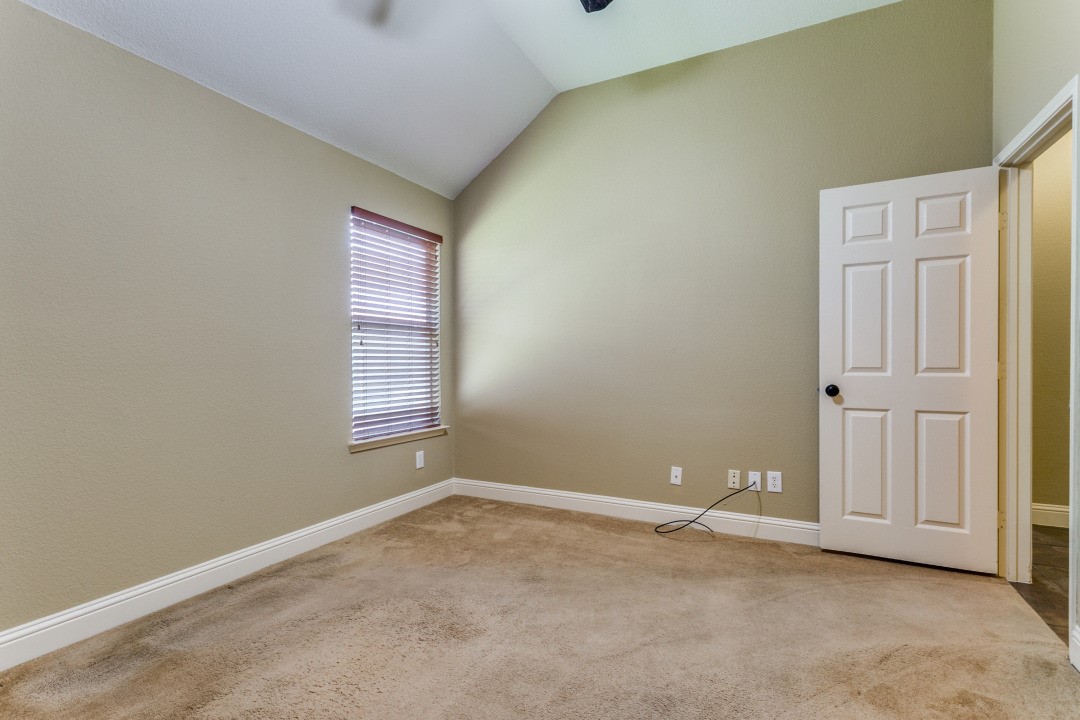 2609 Valencia Lane Denton TX 76210