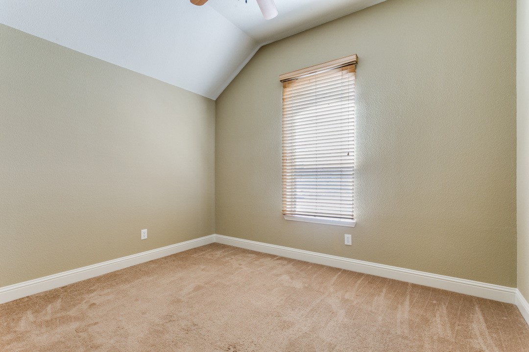 2609 Valencia Lane Denton TX 76210