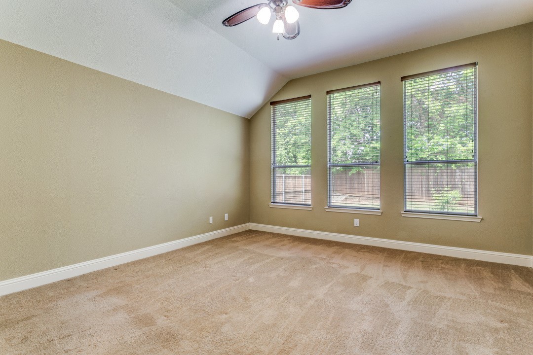 2609 Valencia Lane Denton TX 76210