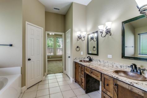 2609 Valencia Lane Denton TX 76210