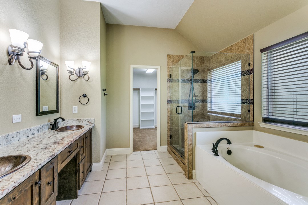 2609 Valencia Lane Denton TX 76210