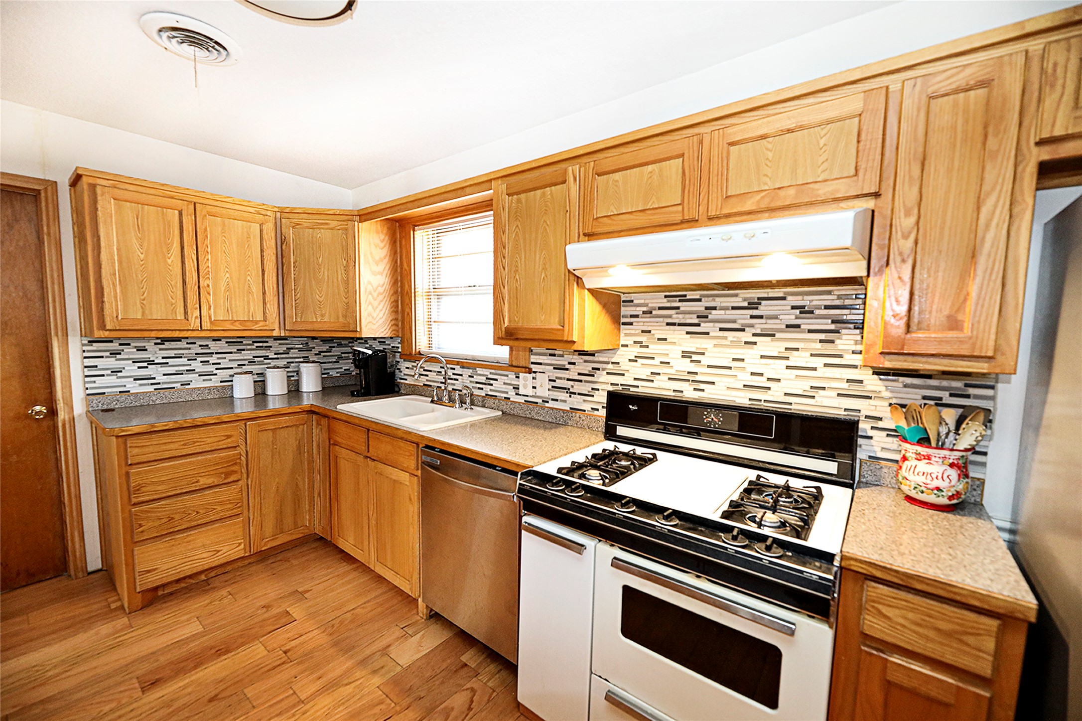 220 Tanglewood Street Bowie TX 76230