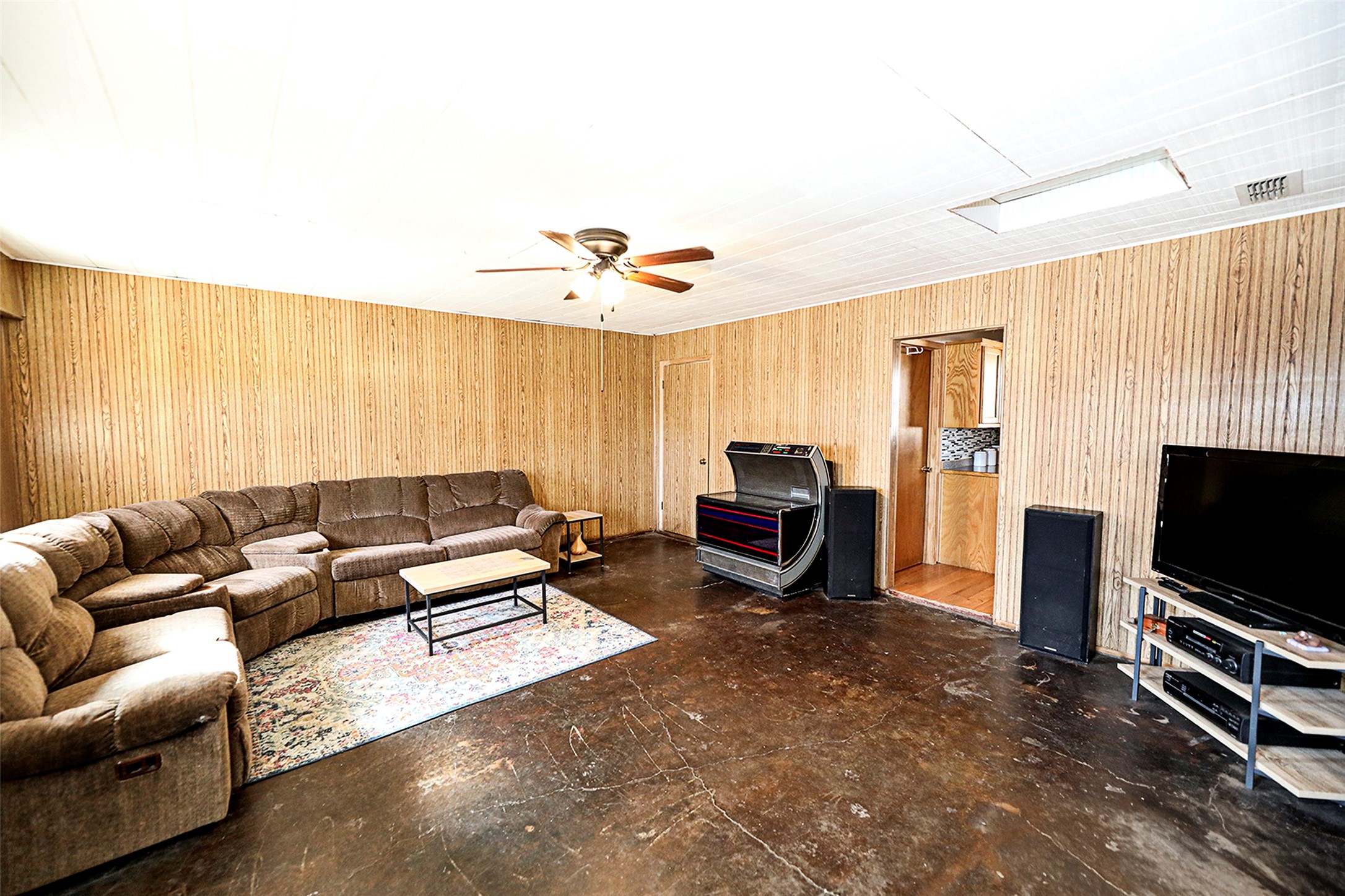 220 Tanglewood Street Bowie TX 76230