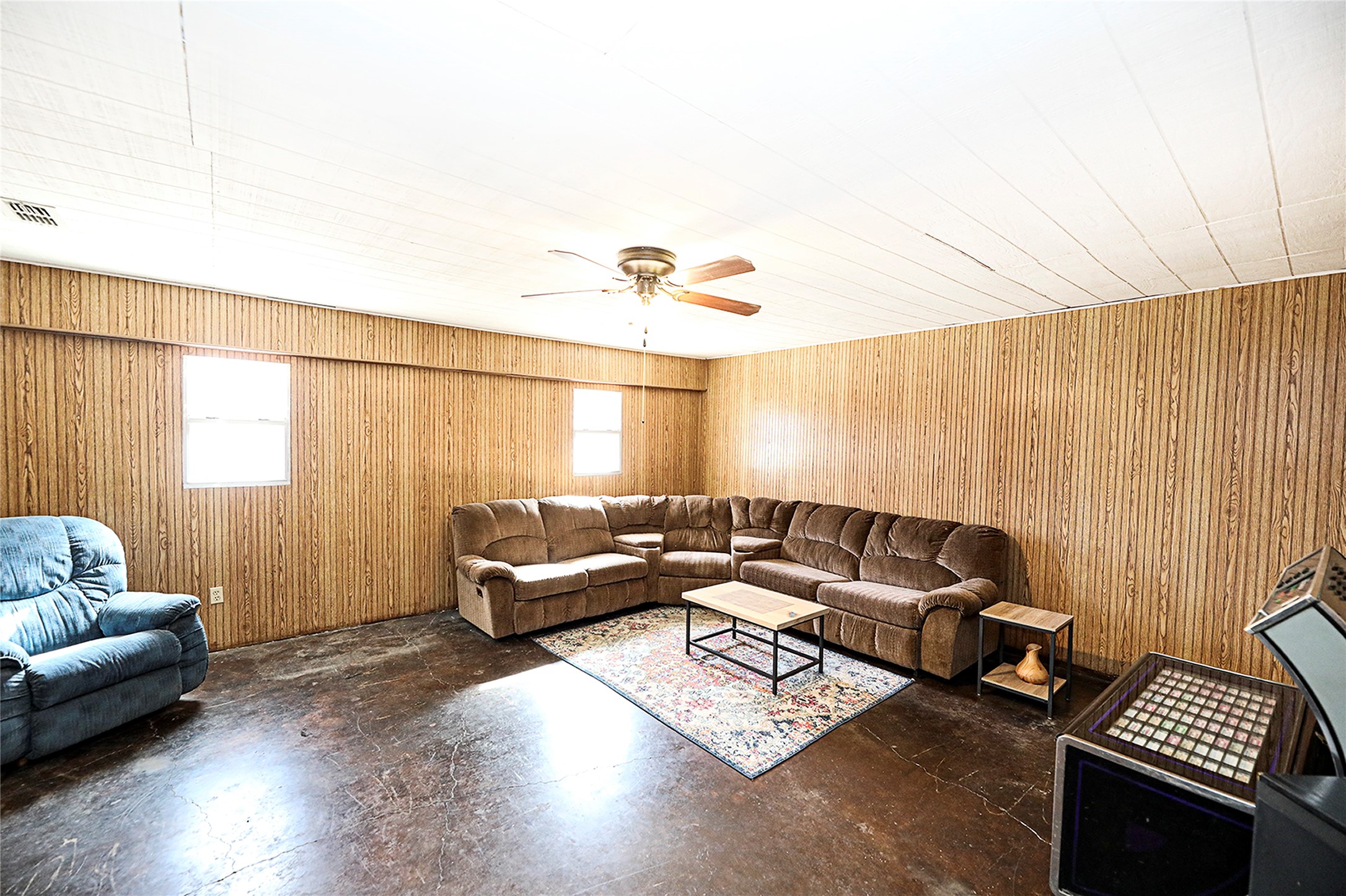 220 Tanglewood Street Bowie TX 76230