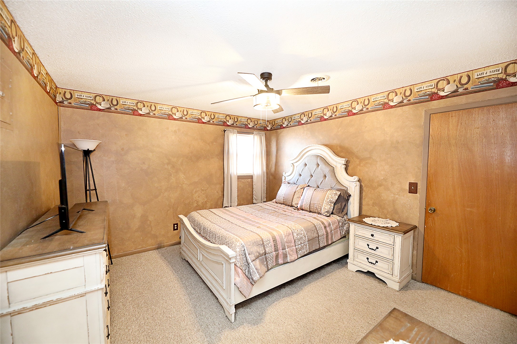 220 Tanglewood Street Bowie TX 76230
