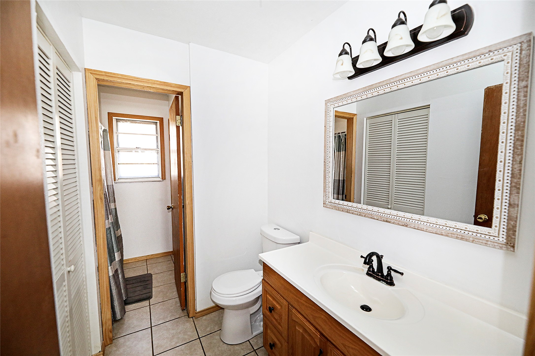 220 Tanglewood Street Bowie TX 76230