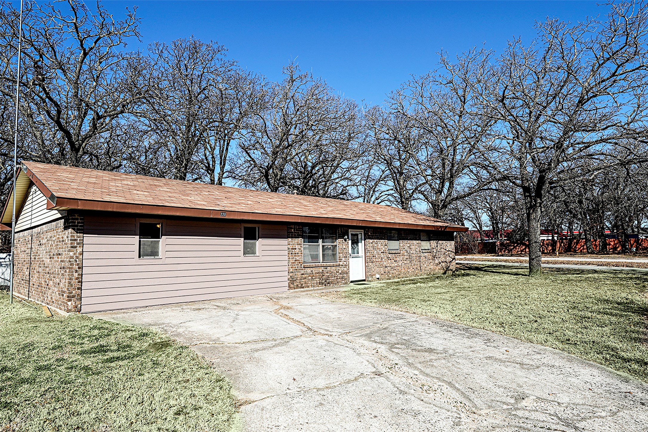 220 Tanglewood Street Bowie TX 76230