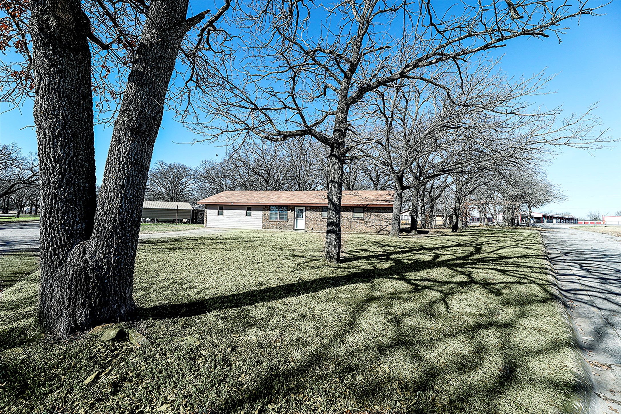 220 Tanglewood Street Bowie TX 76230