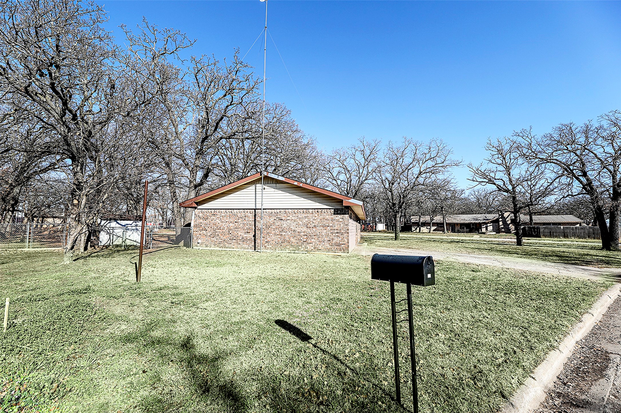 220 Tanglewood Street Bowie TX 76230
