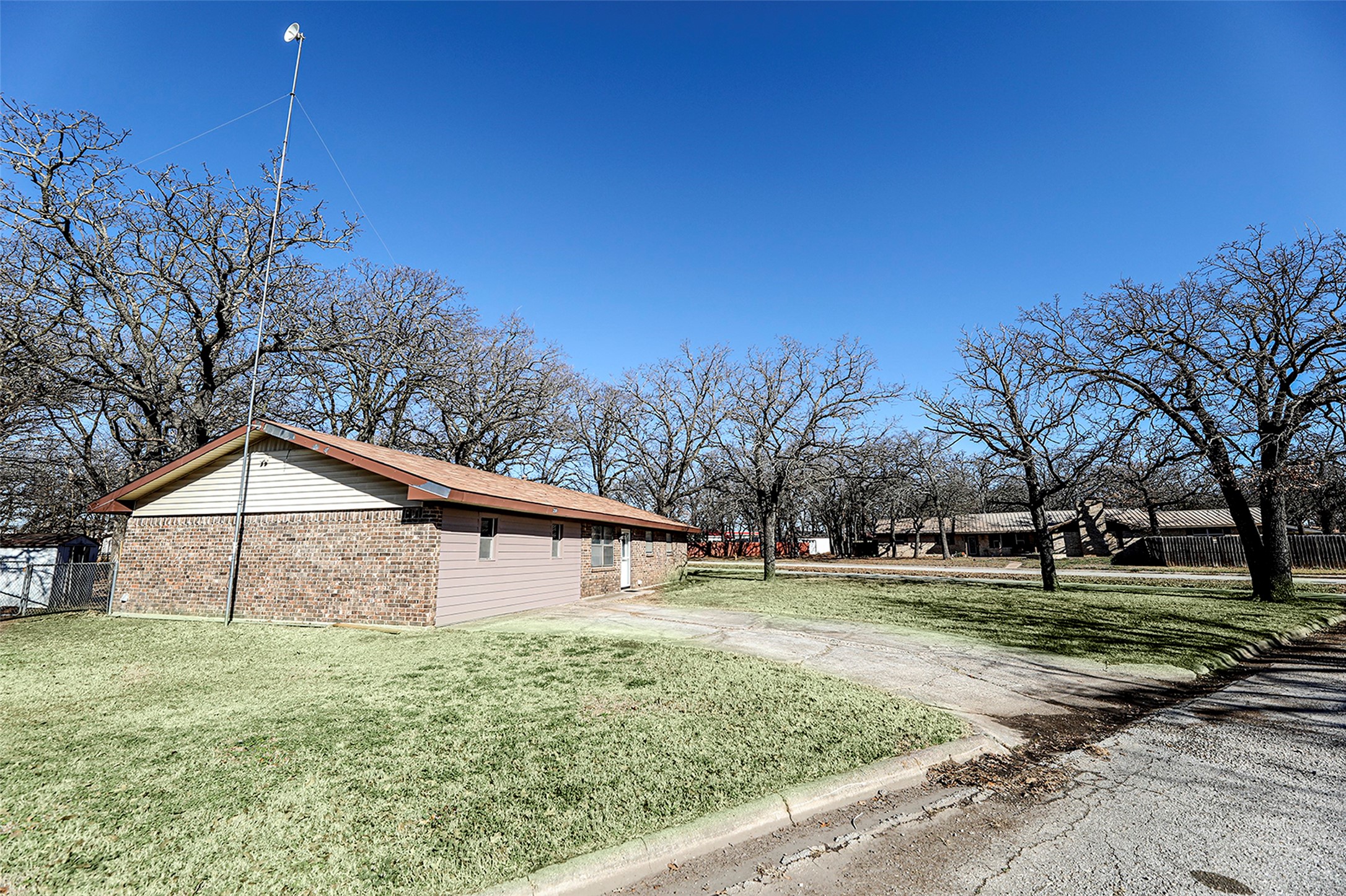 220 Tanglewood Street Bowie TX 76230