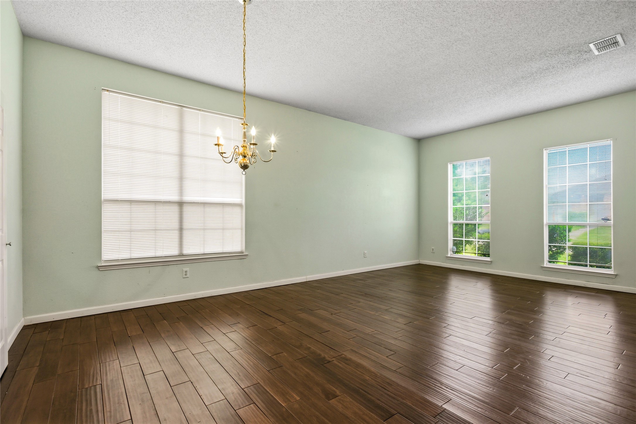 2720 Preston Creek Mesquite TX 75181