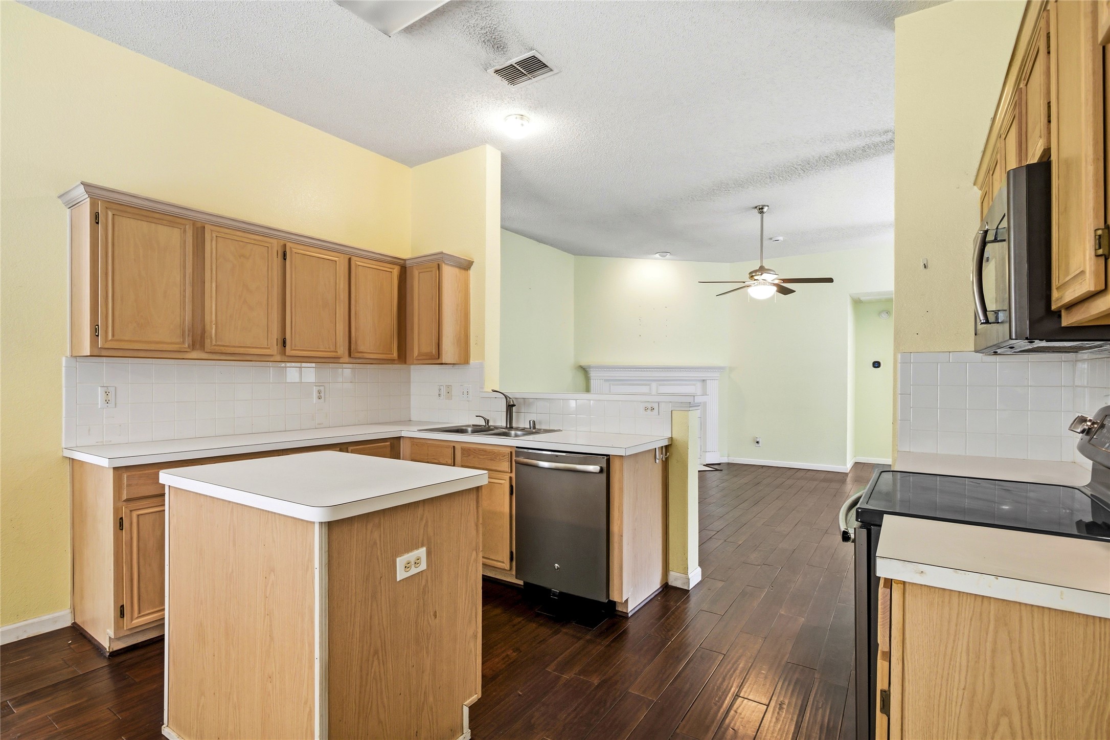 2720 Preston Creek Mesquite TX 75181