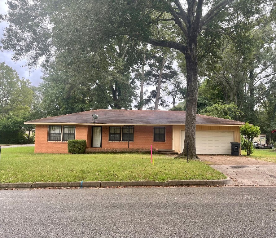 2400 W Oakwood Street Tyler TX 75702