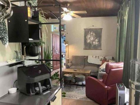 408 S Railroad Avenue Calvert TX 77837