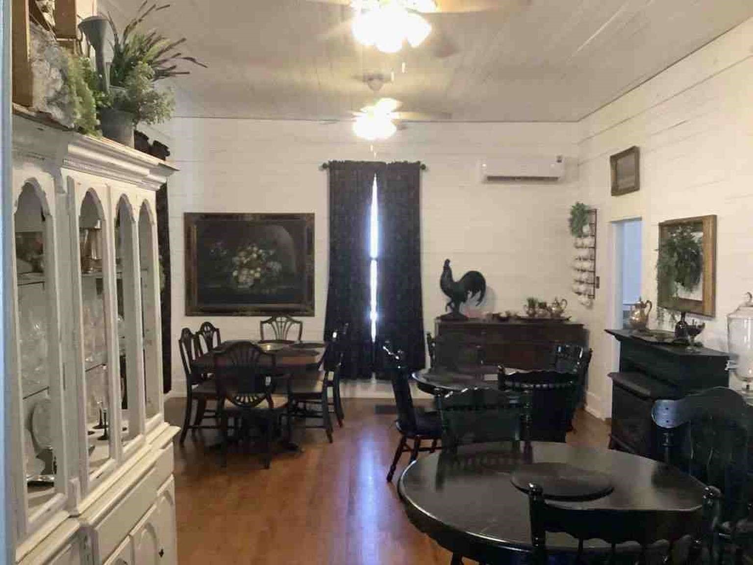 408 S Railroad Avenue Calvert TX 77837
