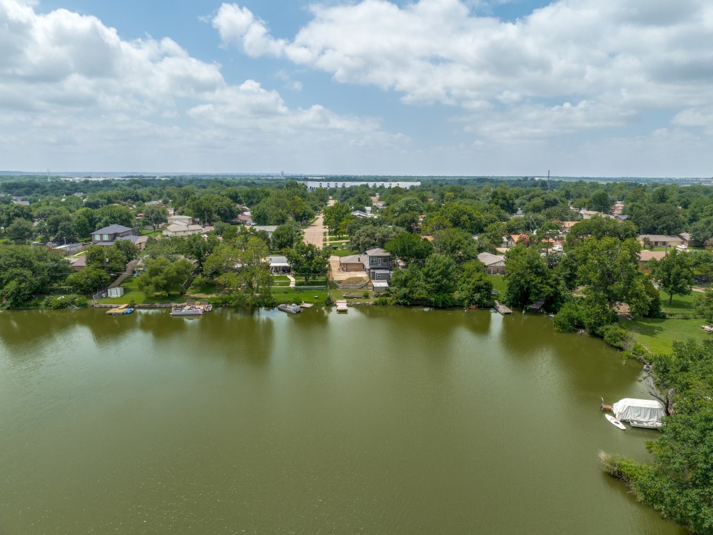 2001 Pebblebrook Trail Irving TX 75060